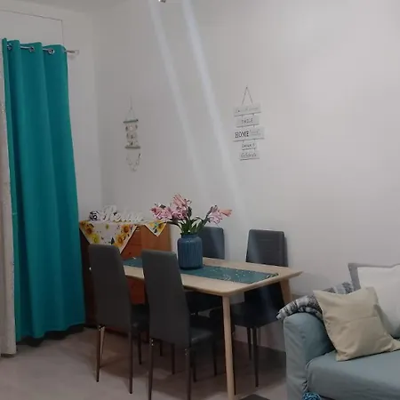 Apartman Denis, Liguria